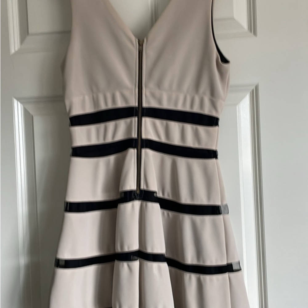 Ya Los Angeles.  Cream/black fit & flare. Great for hourglass figure. Size Med